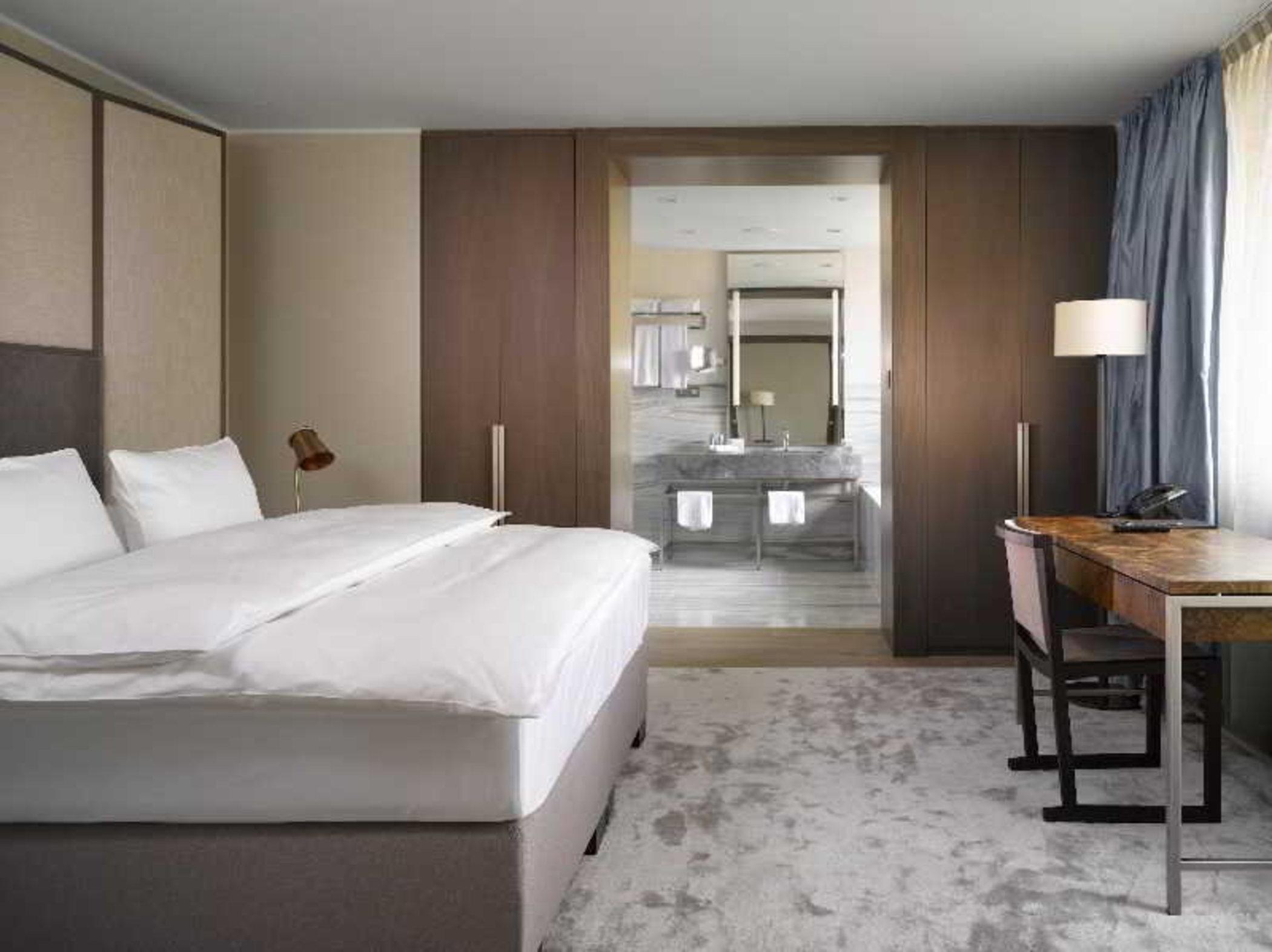 Hotel The Emblem - Preferred & 5*