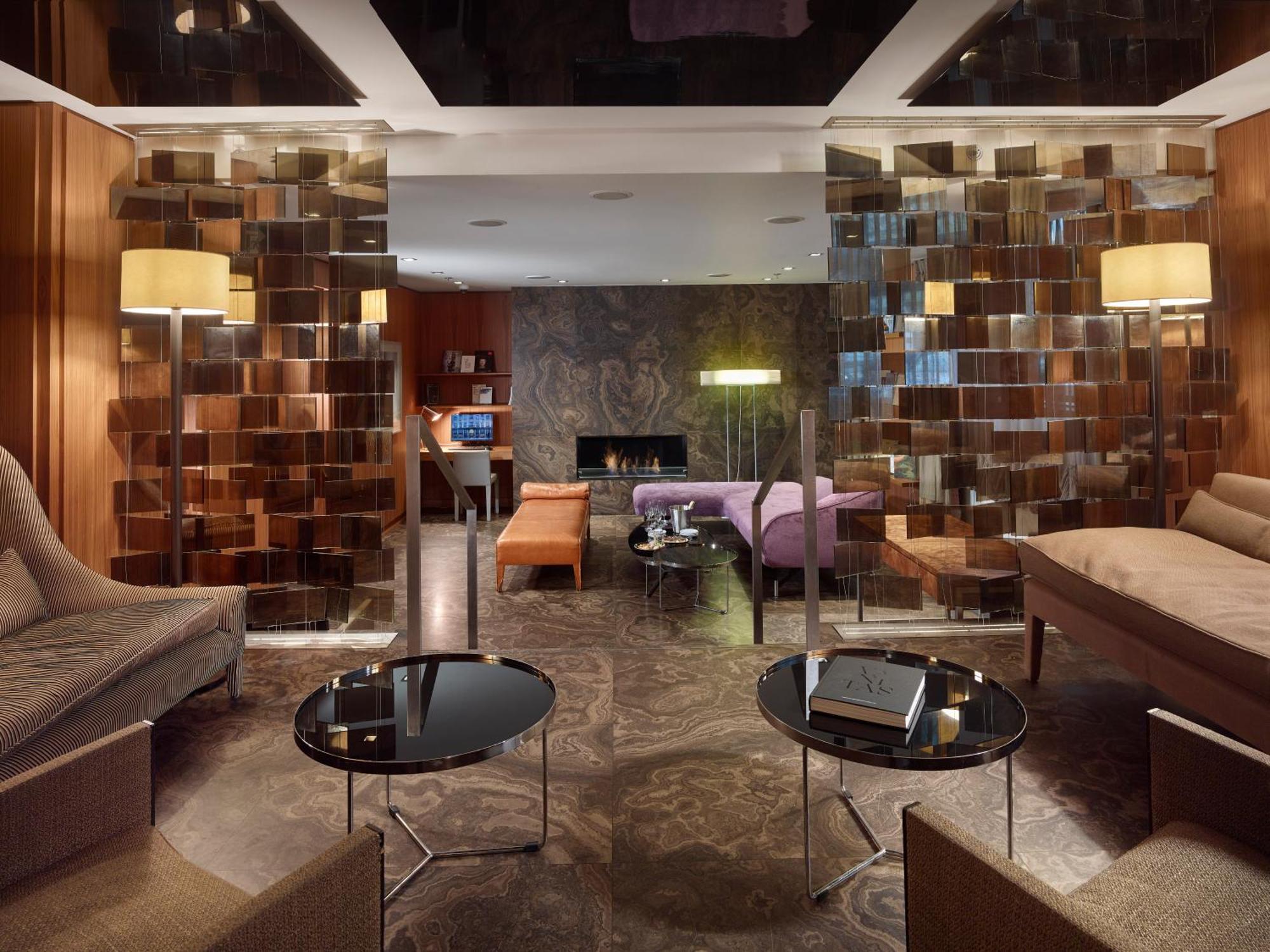Hotel The Emblem - Preferred & 5*